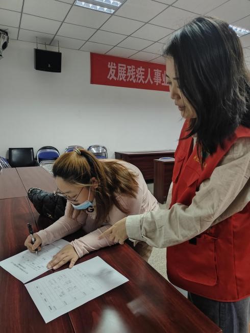 图为活动现场